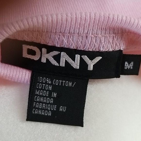 SALE💥DKNY t-shirt - Picture 4 of 4